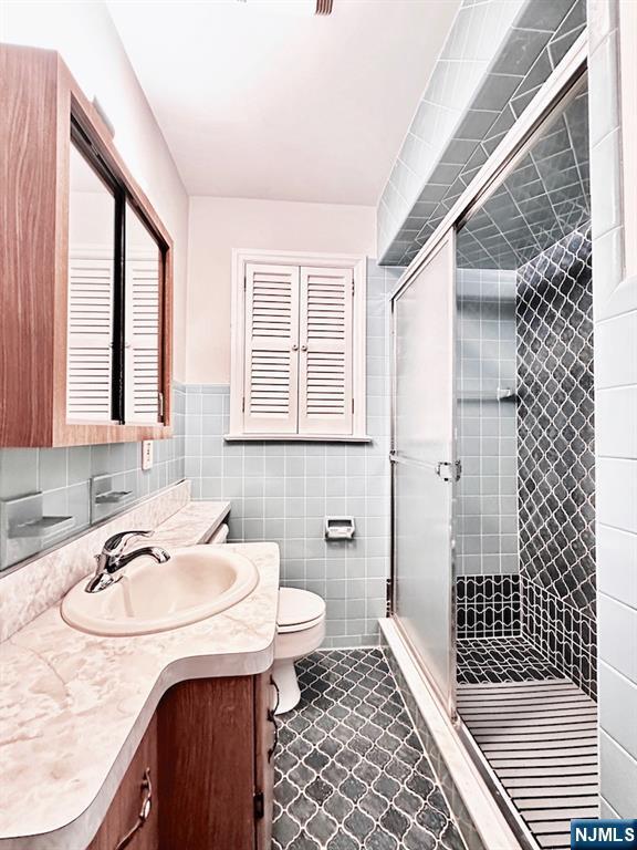 Building Photo - 48 Center