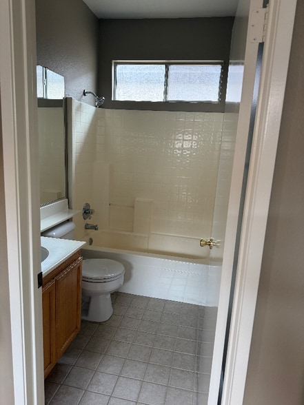 Building Photo - 285 Midnight Moon Ln