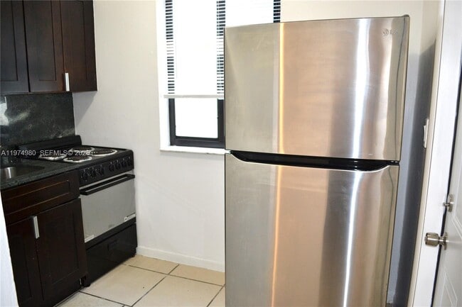 Building Photo - 1035 SW 4th St