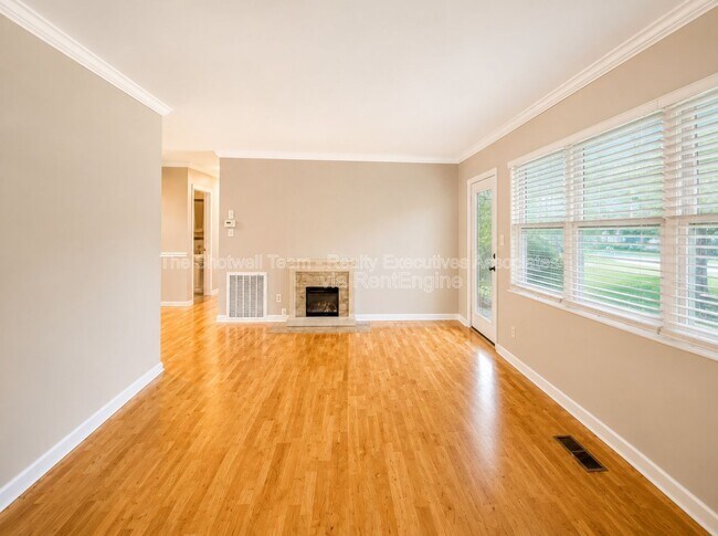 Building Photo - 11104 Hughlan Dr