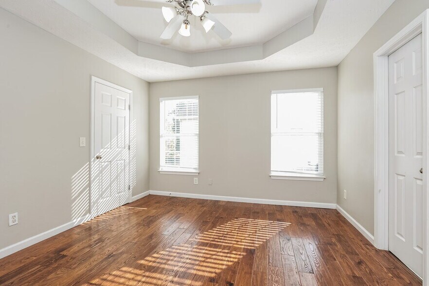 Building Photo - 5027 Hectare Ln