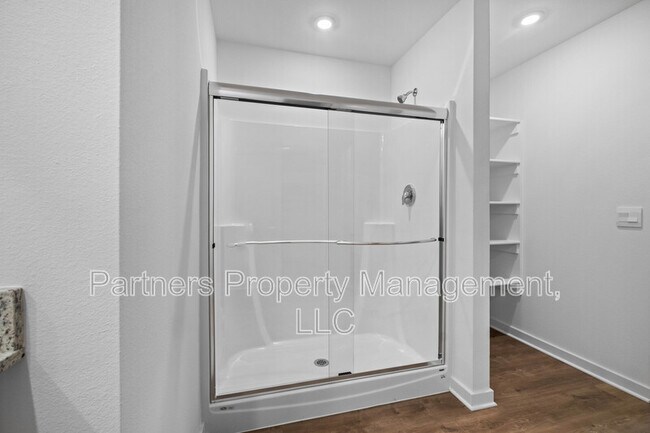 Building Photo - 941 Rentley St