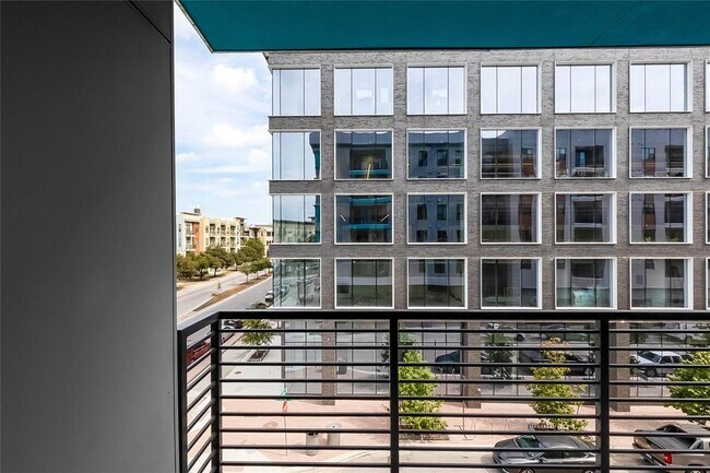 Building Photo - 1701 Simond Ave Ave