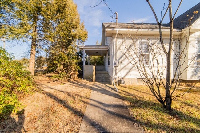 Building Photo - Beautifully refreshed 4-bedroom, 2-bath home in Millville