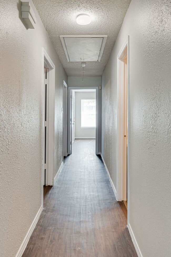 Building Photo - Updated 2022