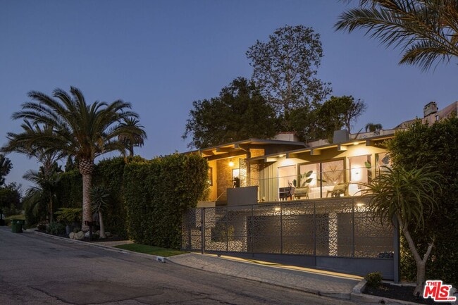 Building Photo - 344 Arno Way