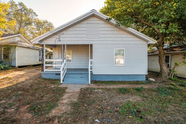Primary Photo - Bessemer Gem! Modern Renovation, Huge Livi...