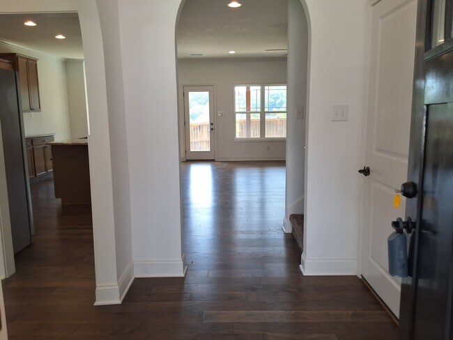Building Photo - West Knoxville 37932 - 4 bedroom, 2 bath home in desirable Hardin Valley area. - Contact Sharon A...