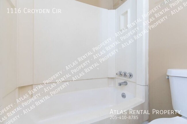 Building Photo - 1116 Croyden Cir