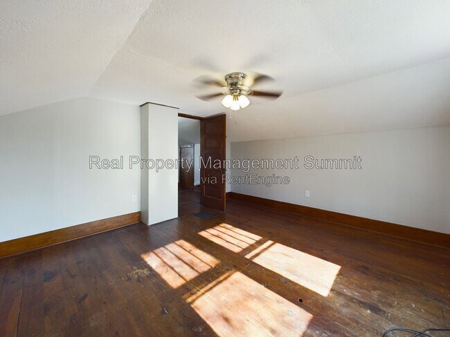 Building Photo - 2408 Poplar St