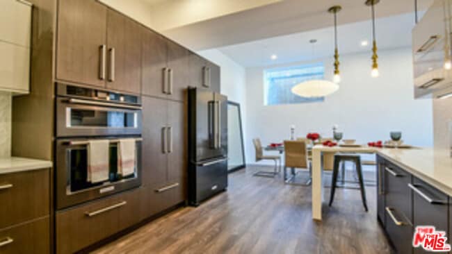 Building Photo - 649 Cross Ave