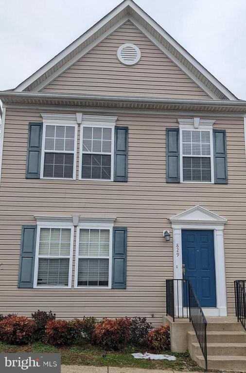 Building Photo - 829 Gallows Ct