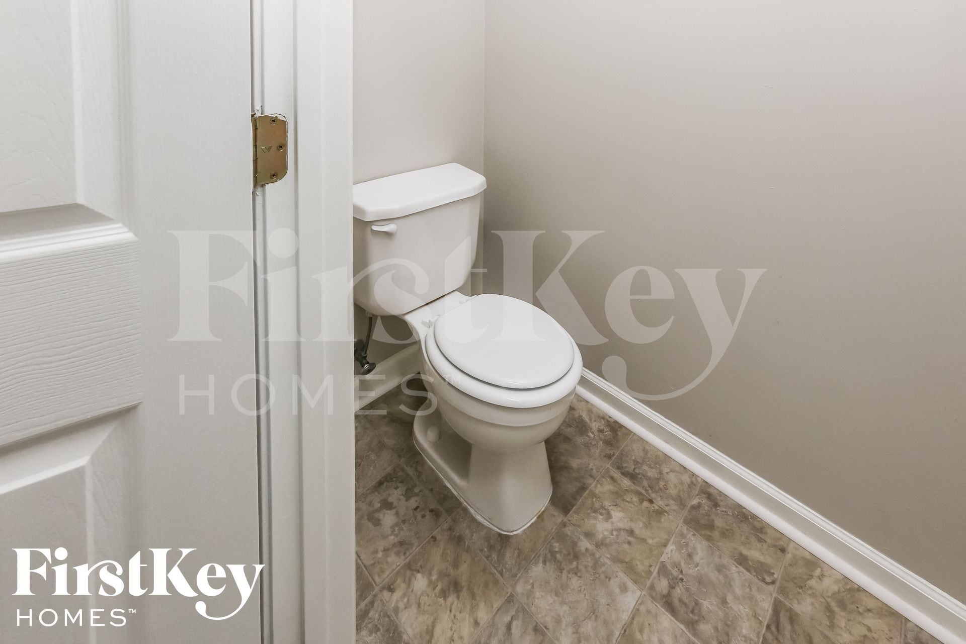 Building Photo - 200 Summer Hill Dr