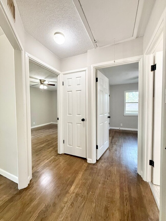 Building Photo - 25 Woodcliff Cir