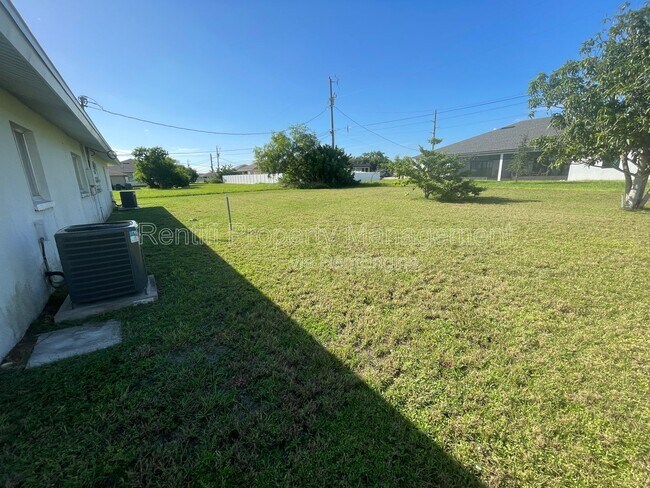 Building Photo - 717 SE 9th St