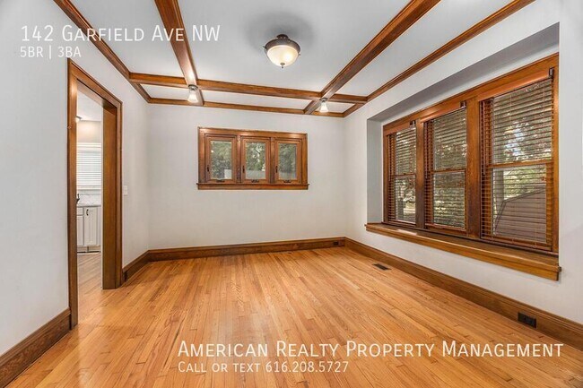Building Photo - 142 Garfield Ave NW