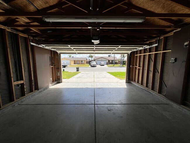 Building Photo - 1516 Hadar Rd