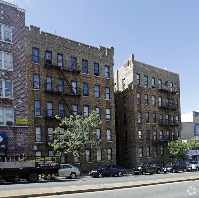 Building Photo - 634 E 233rd St