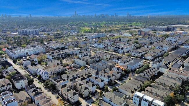 Building Photo - 5711 Kiam St