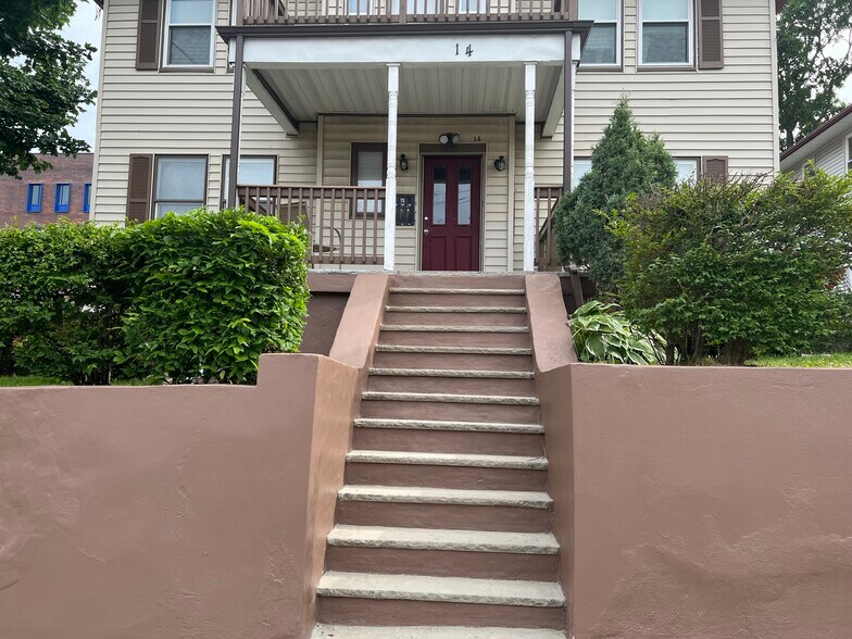 Building Photo - 14 Hazelwood St