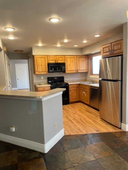 Building Photo - 5270 Picket Dr