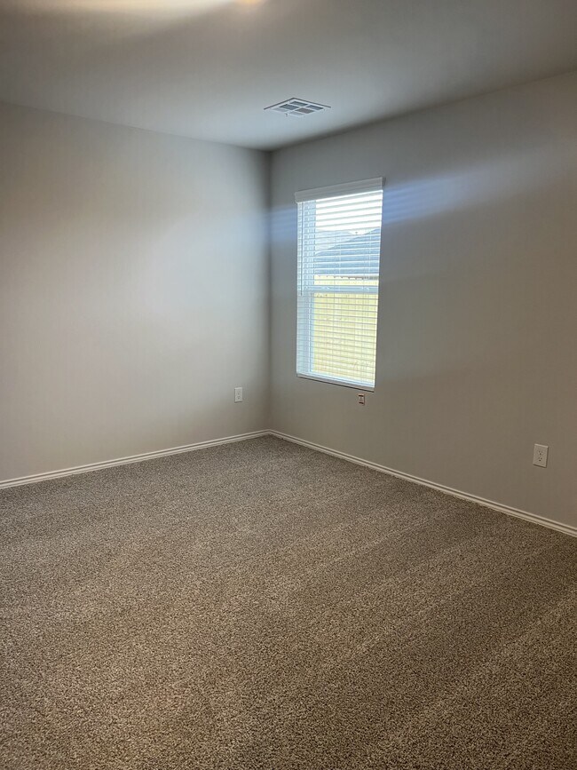 Building Photo - 607 NW 120th Terrace