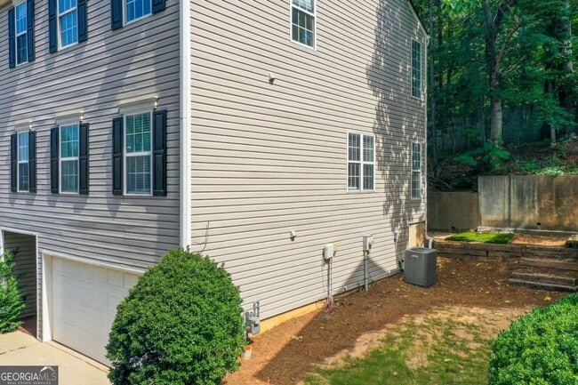 Building Photo - 2470 Stonegate Dr