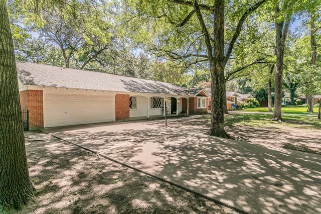 Building Photo - 3215 Spanish Oak Dr