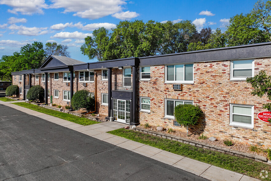 Primary Photo - Queen Terrace Apartments