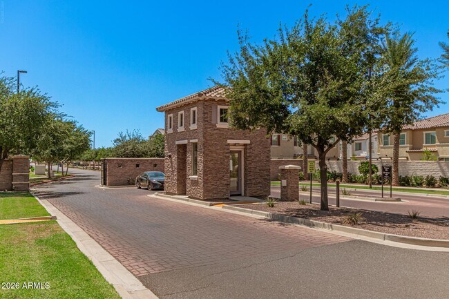 Building Photo - 2780 S Alpine Dr