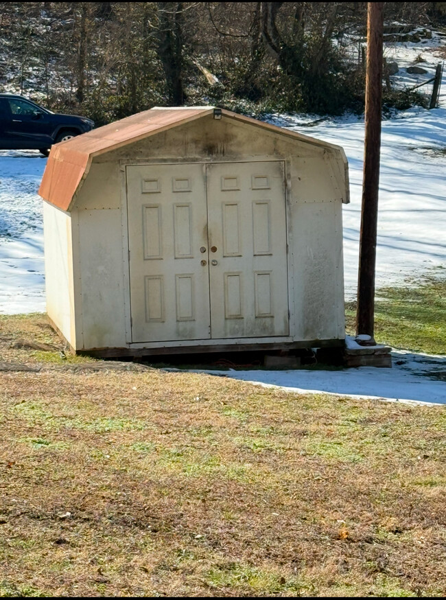 Building Photo - 3005 Cox Ln