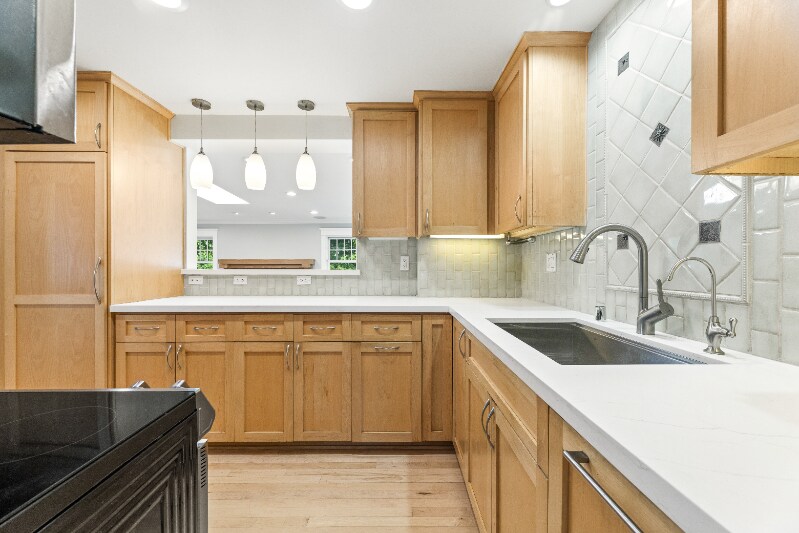 Building Photo - 5713 W 79th St