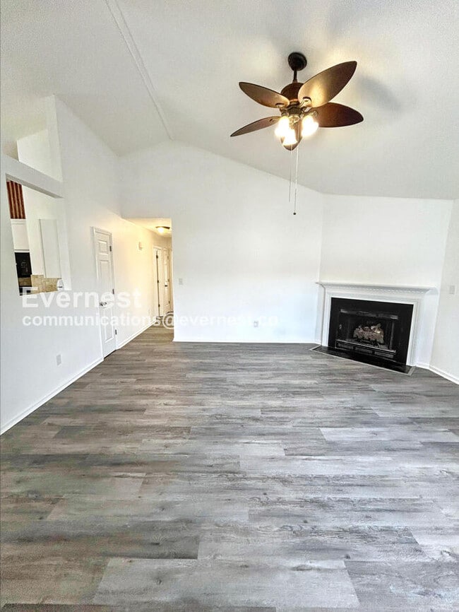 Building Photo - 3214 Westbury Dr