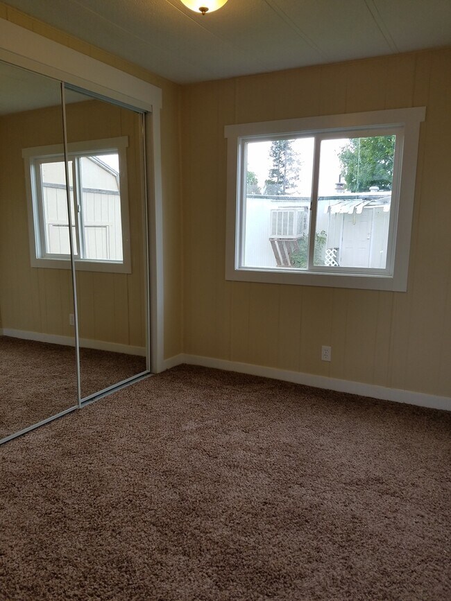 Building Photo - 2 BDRM Mobile Home for rent in Hayden!