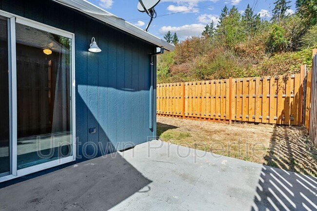 Building Photo - 14158 SE Summerfield Loop