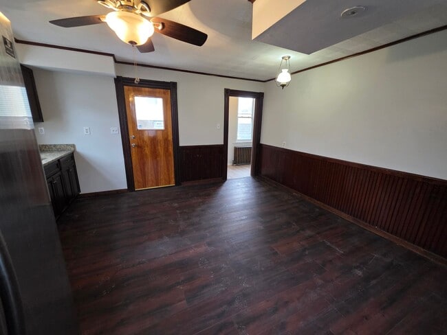 Building Photo - Spacious 3-Bedroom Home with Granite Countertops & Huge Eat-In Kitchen