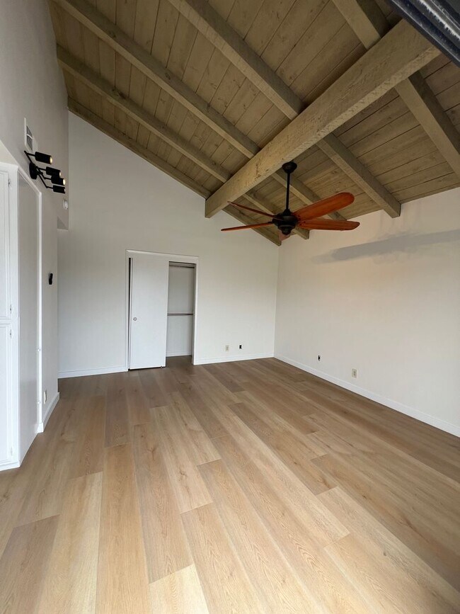 Building Photo - 1505 E Balboa Blvd