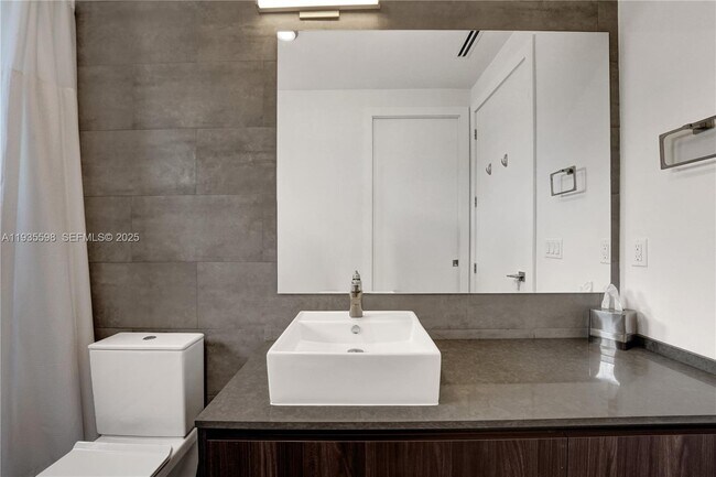 Building Photo - 3465 SW 3rd Ave