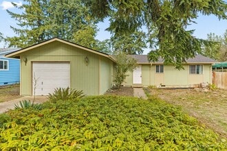 Building Photo - Family Friendly Home on W. Harrison