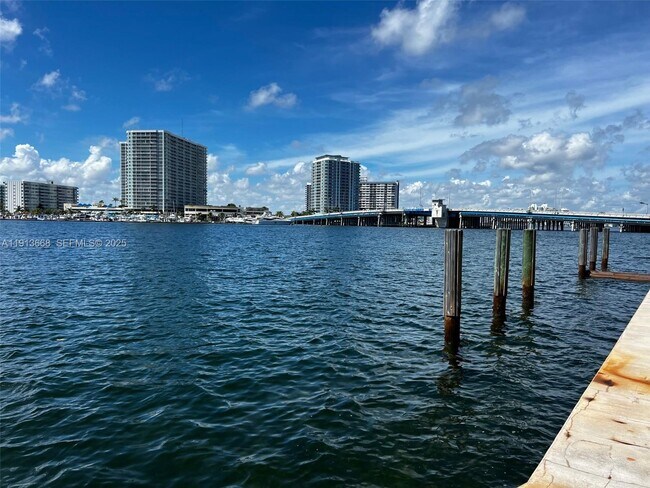 Building Photo - 1990 Bay Dr