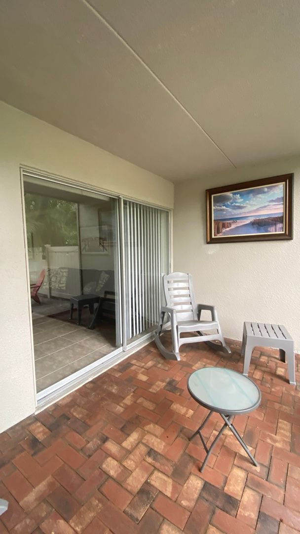 Building Photo - Charming 2/2 Seasonal Rental in Sarasota – Minutes from the Beach! Private Courtyard Included!!