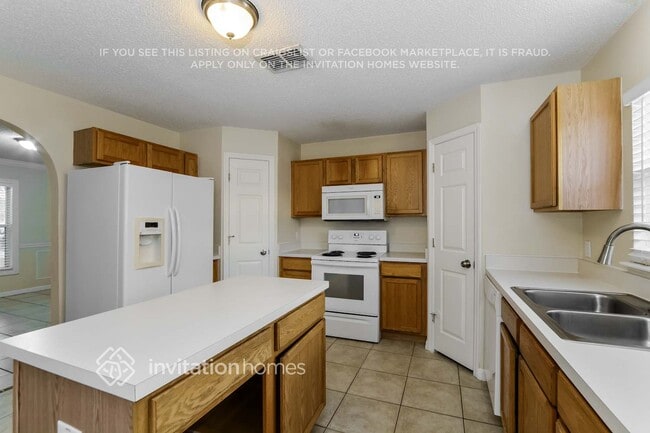 Building Photo - 6108 Waterfield Way