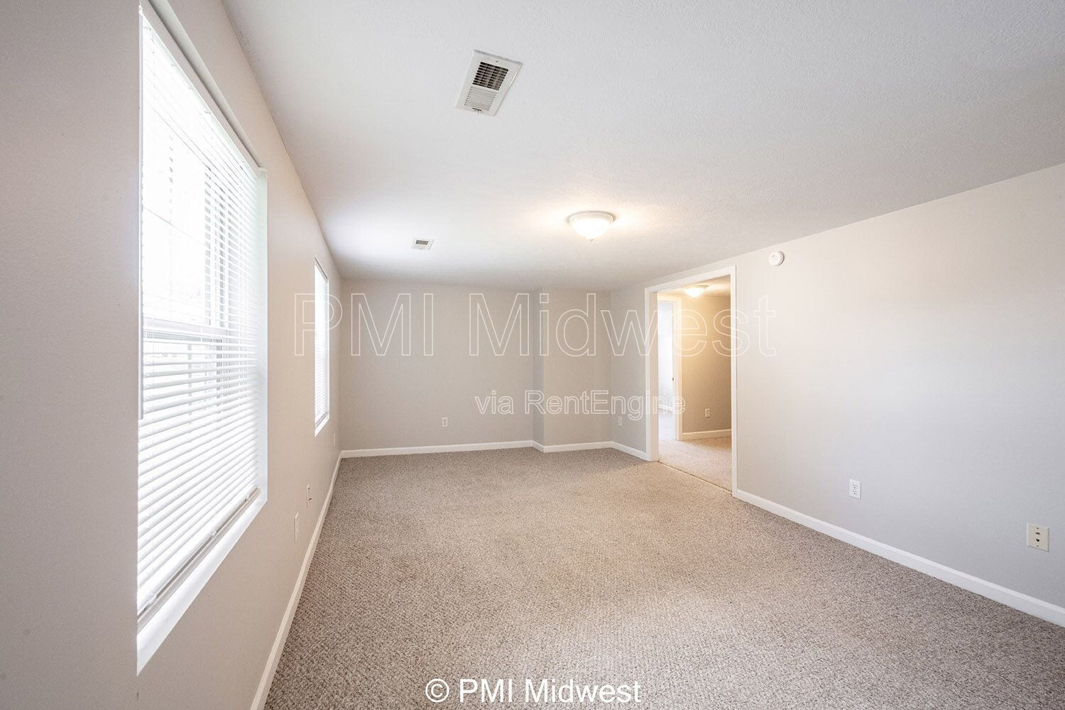 Building Photo - 395 E Main St