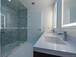 Building Photo - 1 br, 2 bath Condo - 851 NE 1st Ave Amazin...