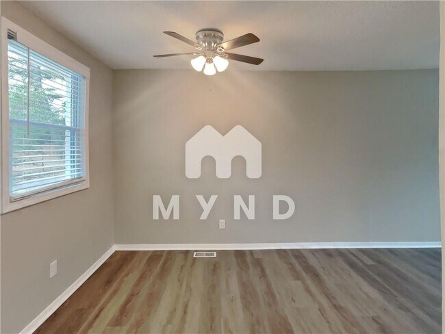 Building Photo - 406 Blair Villa Dr SE