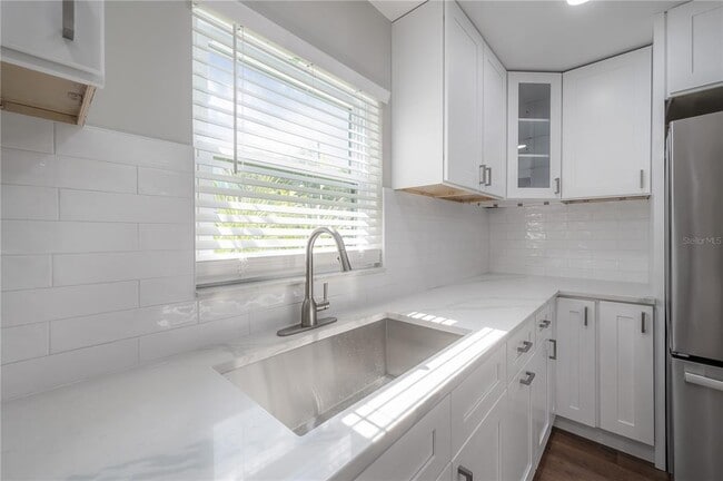 Building Photo - 6901 S Fitzgerald St