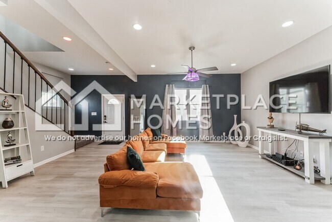 Building Photo - 1917 N College Ave