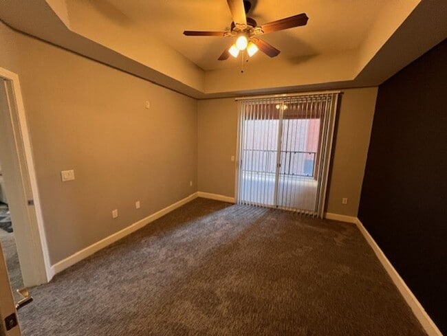 Building Photo - Stunning 1-Bedroom, 1-Bathroom Condo in Guard Gated Park Avenue's Luxury Midrise, Conveniently Lo...