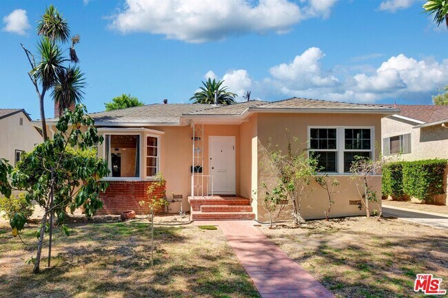 Primary Photo - 2511 Castle Heights Ave