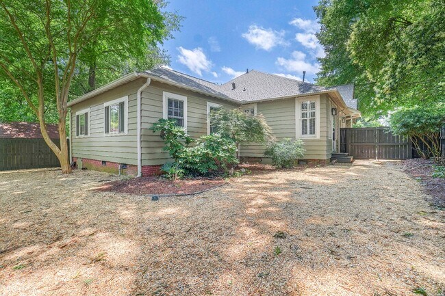 Building Photo - 1253 Magnolia Curve